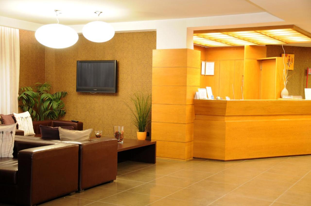 Hotel Fly Casoria Bagian luar foto