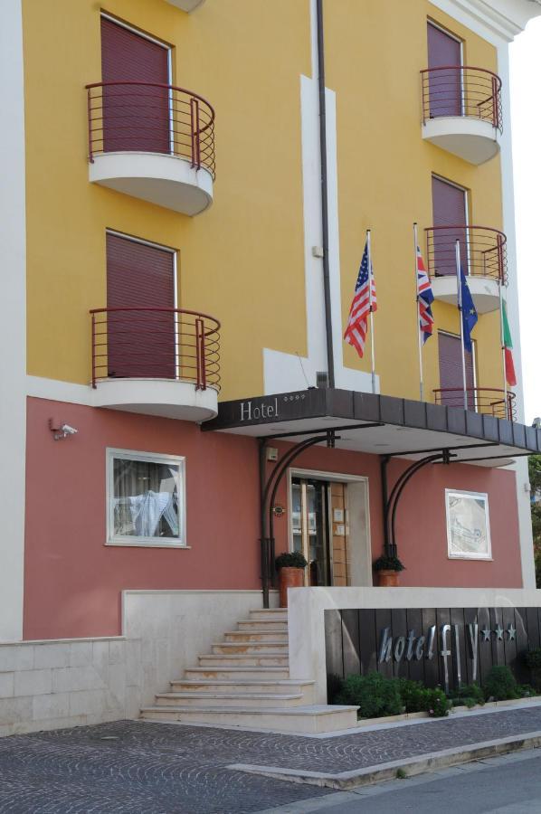 Hotel Fly Casoria Bagian luar foto