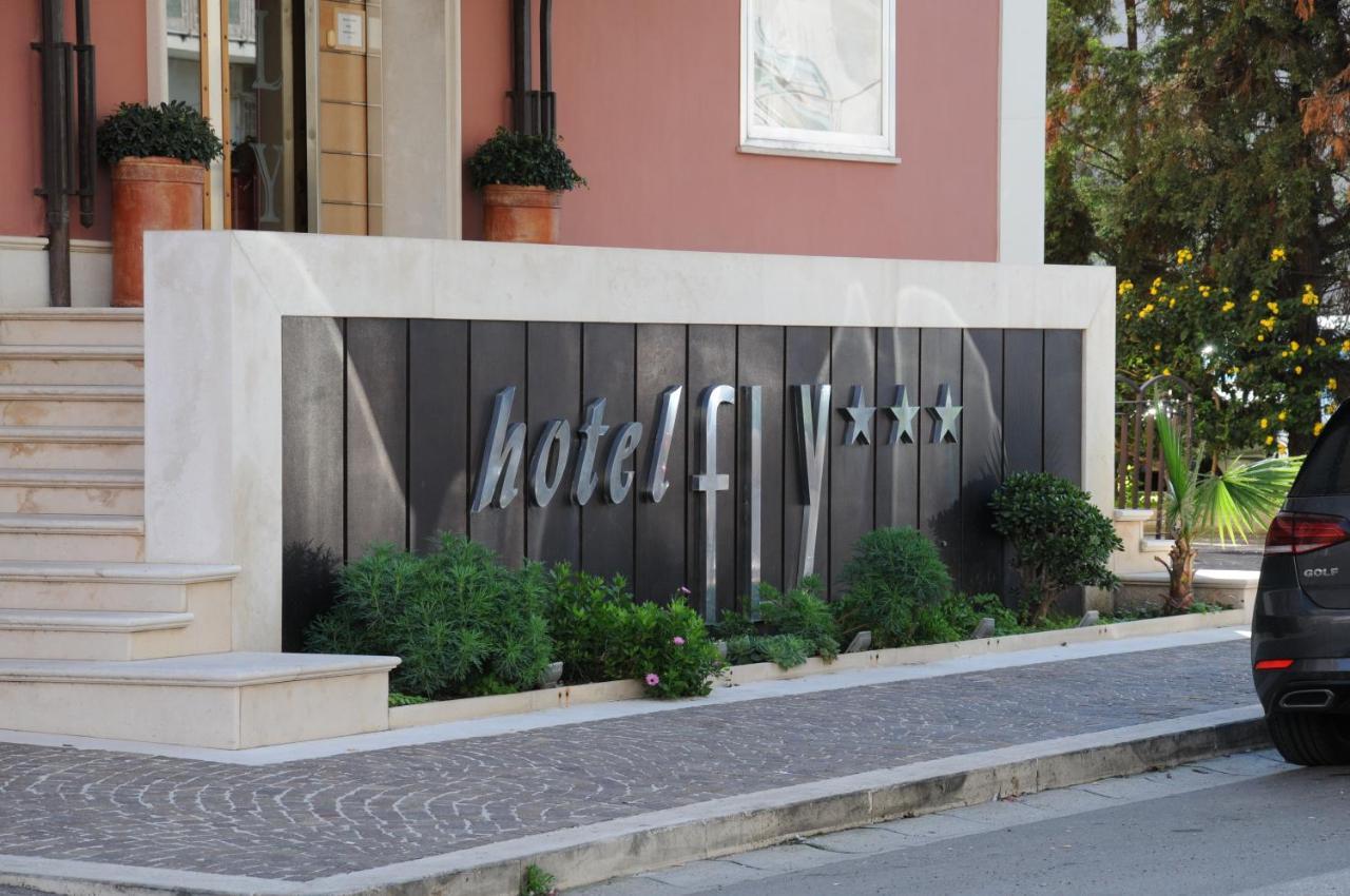 Hotel Fly Casoria Bagian luar foto