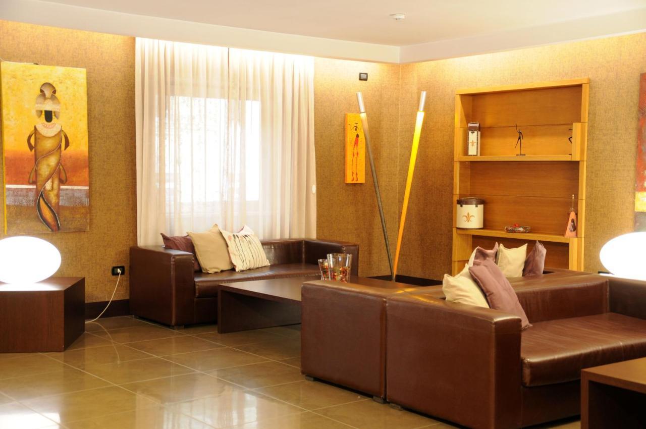 Hotel Fly Casoria Bagian luar foto