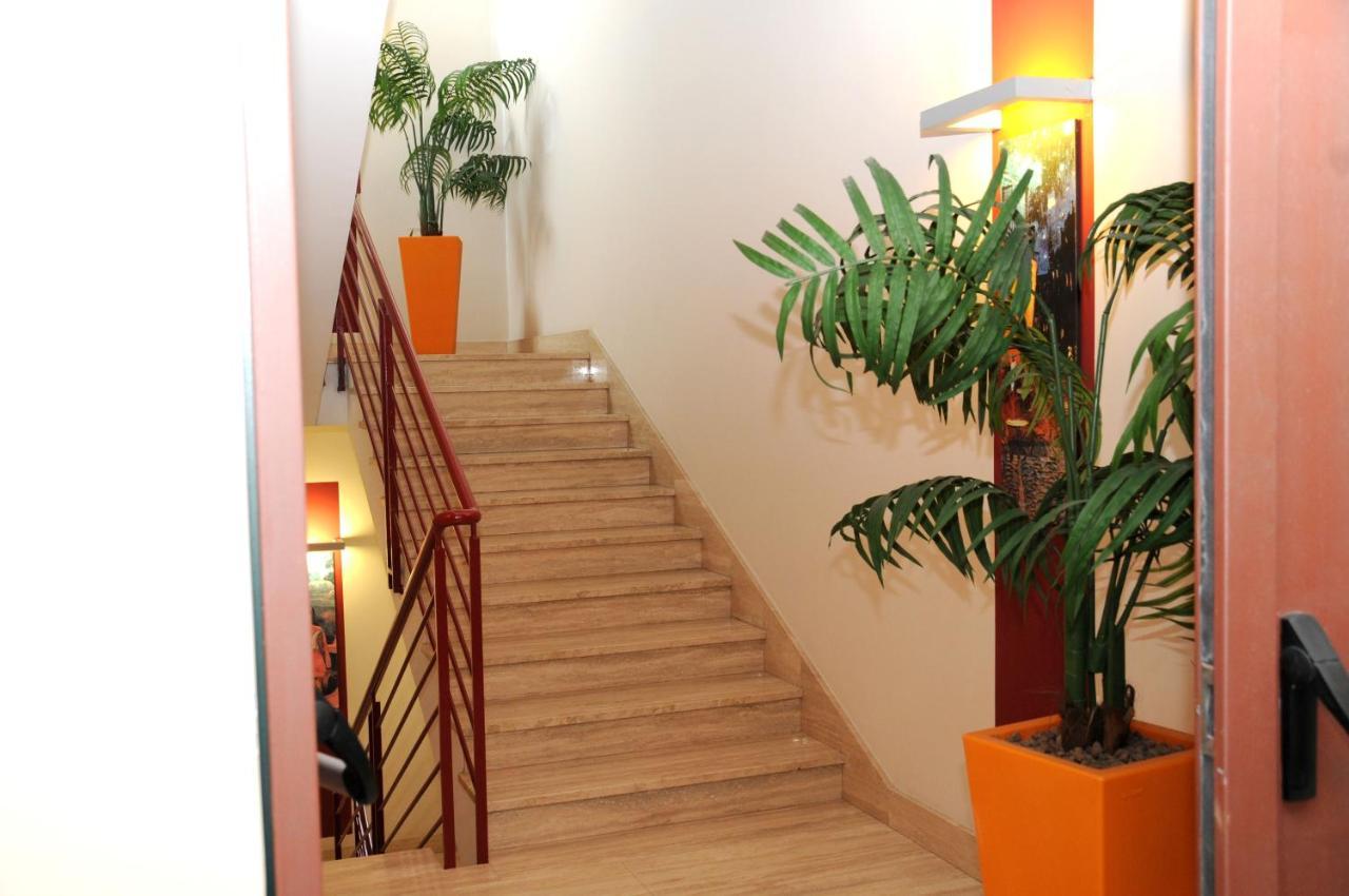 Hotel Fly Casoria Bagian luar foto