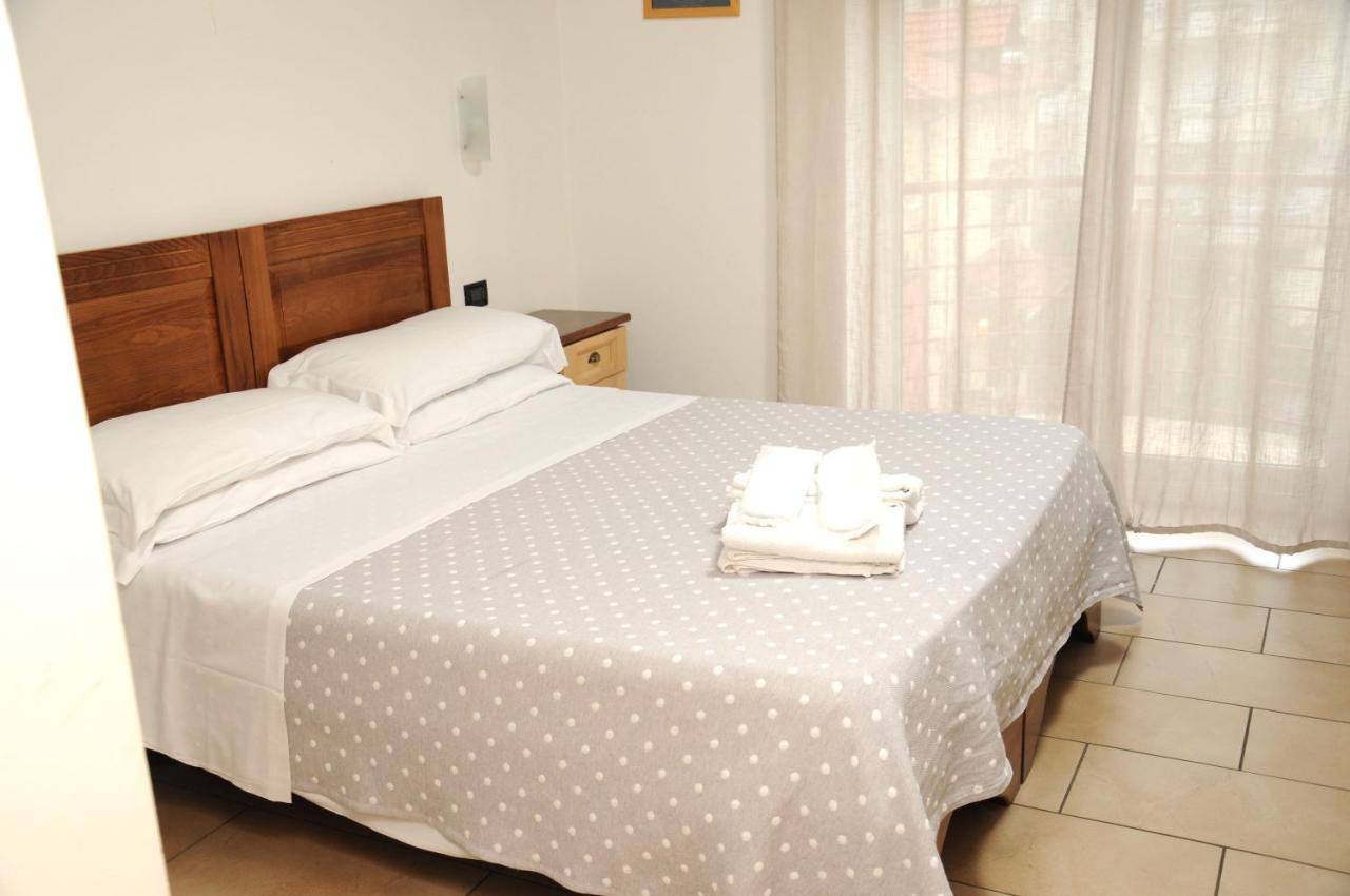 Hotel Fly Casoria Bagian luar foto