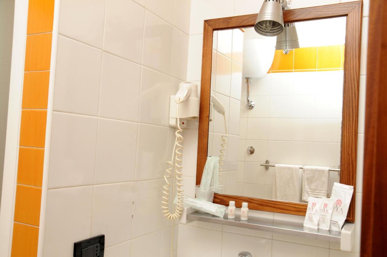 Hotel Fly Casoria Bagian luar foto