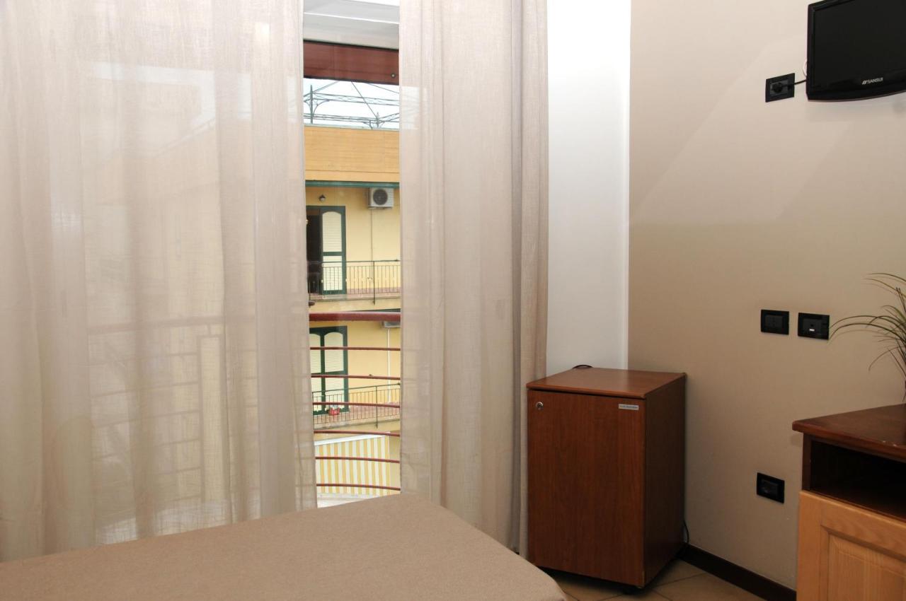 Hotel Fly Casoria Bagian luar foto