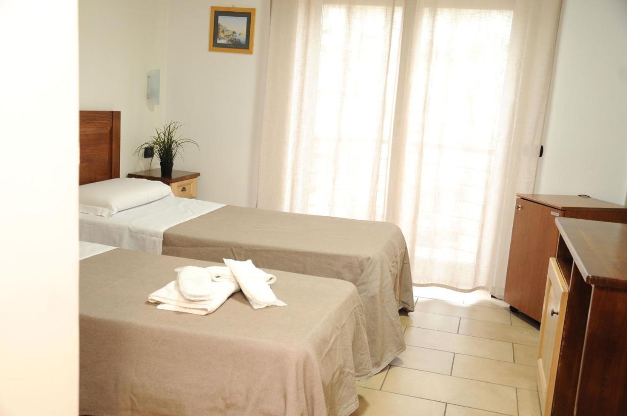Hotel Fly Casoria Bagian luar foto