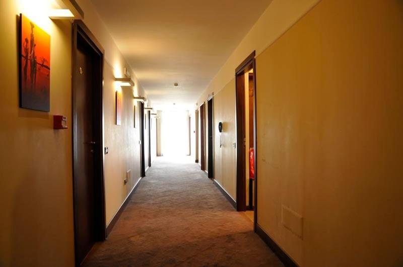 Hotel Fly Casoria Bagian luar foto