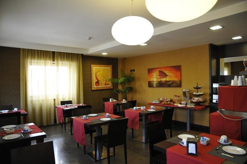 Hotel Fly Casoria Bagian luar foto