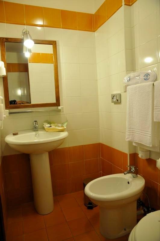 Hotel Fly Casoria Ruang foto